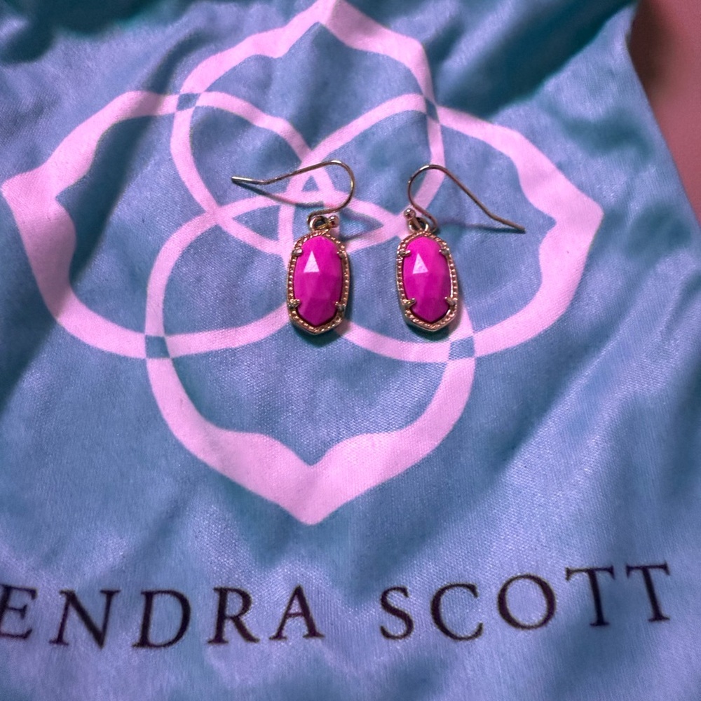 Kendra Scott Fuchsia Oval Earrings